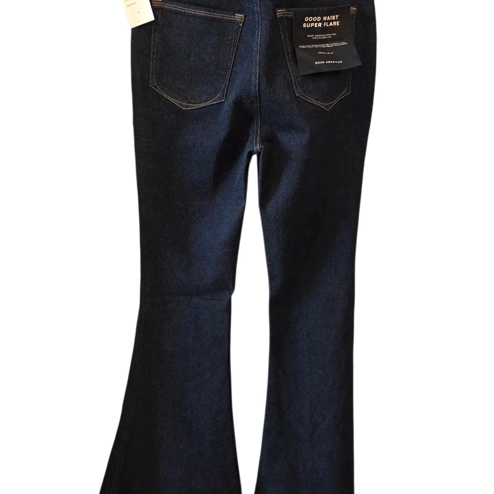 NWT Good American Dark Blue Flare Jeans with Gold stitching Size 8 - Picture 3 of 3